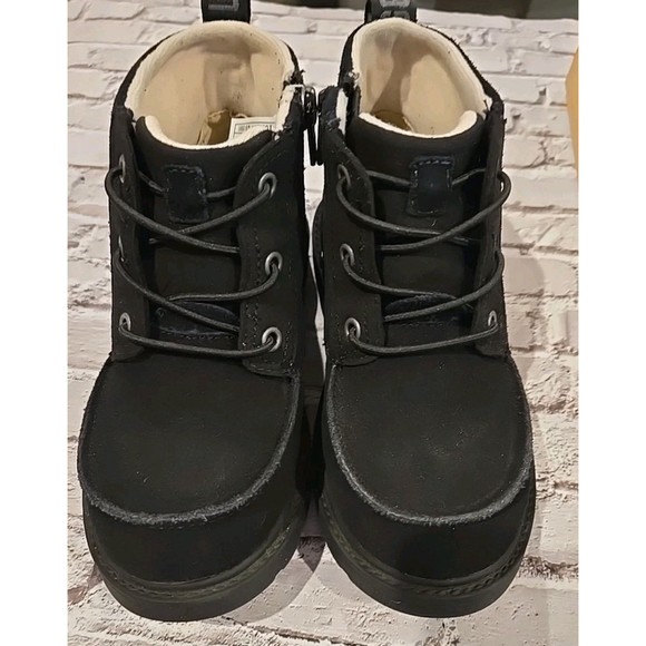 UGG Little Kids Size 12, New In Box, Black, Chelham Weather, Zipper Closure - Picture 2 of 7